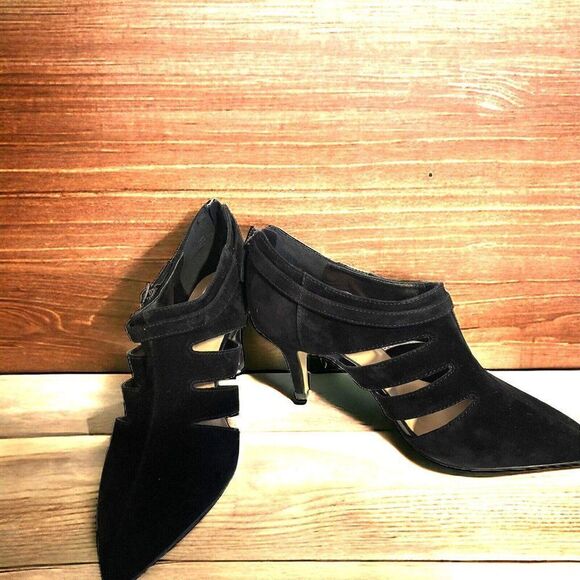 Bella Vita Shoes - Bella Vita Womens Dylan Black Suede Cutout Ankle Shoes Heels 7.5W 50-6221